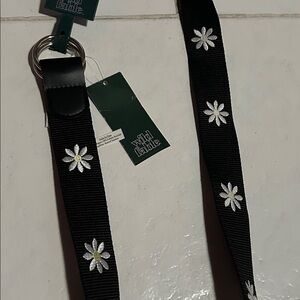 Wild Fable Black fabric Belt with White Floral Design. Flower power.!!